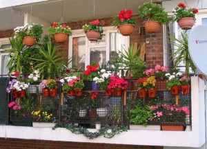 decorating-with-flowers-balcony-designs-13
